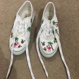 Embroidered Sebastino White Summer Sneaker Size 7